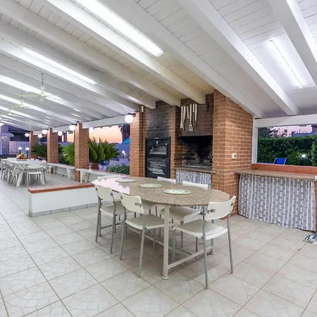 Semesterbostad Beautiful In Santa Maria Del Focall *