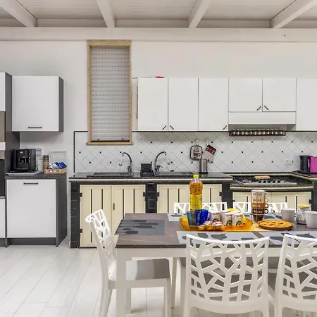 Semesterbostad Beautiful In Santa Maria Del Focall