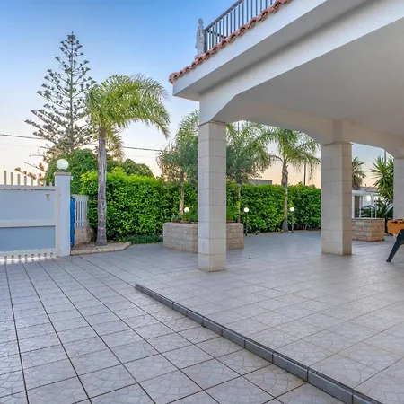 Semesterbostad Beautiful In Santa Maria Del Focall Santa Maria Del Focallo